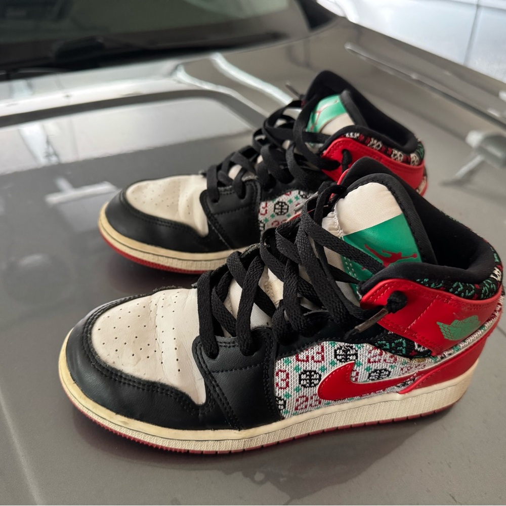 Michael Jordan Nike “Ugly Christmas Sweater” Youth Sneakers, Size 4.5Y